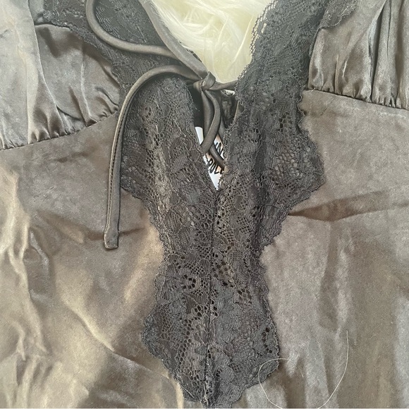 Dress - Picture 3 of 5